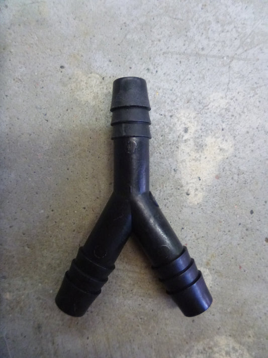 Y Connector 3/8" - Black